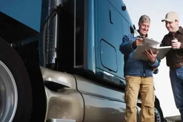 CDL Training Tips: What Questions Should I Ask a Trucking Recruiter?