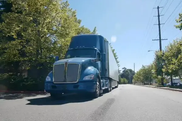 45e3b320-f6b1-4a2f-8708-1286d89277a5-optimized-2_1-768x432 The Unsung Heroes of Commerce: Recognizing the Vital Role of Truck Drivers